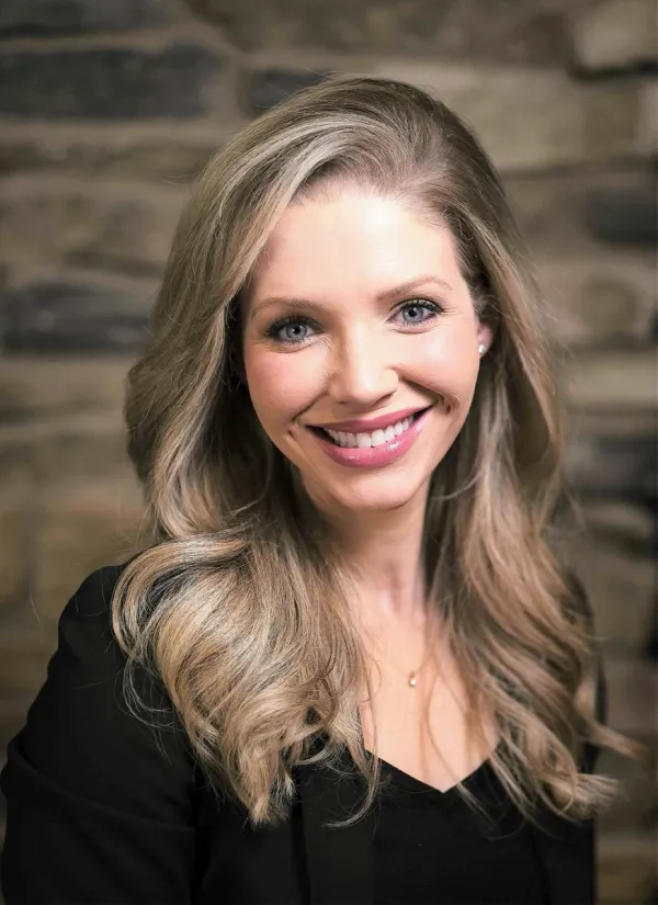 Portrait of Dr. Amanda Pharo, DDS